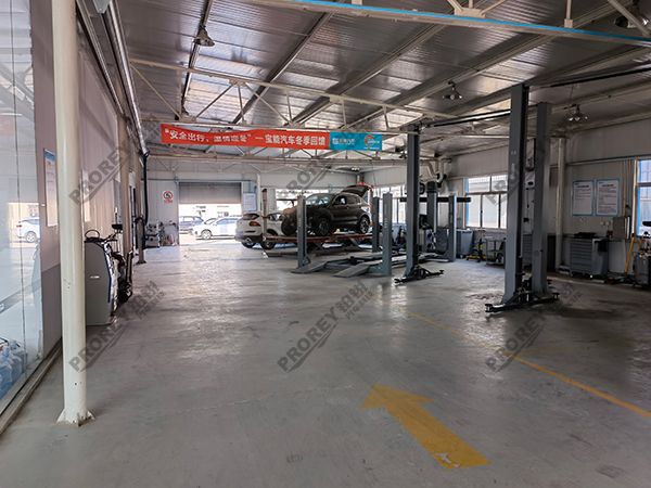 山東寶能4S店-威海經(jīng)開鑫通汽車城寶能店-龍門舉升機3